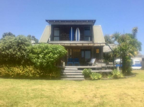 Johans bach and cabin matarangi beach